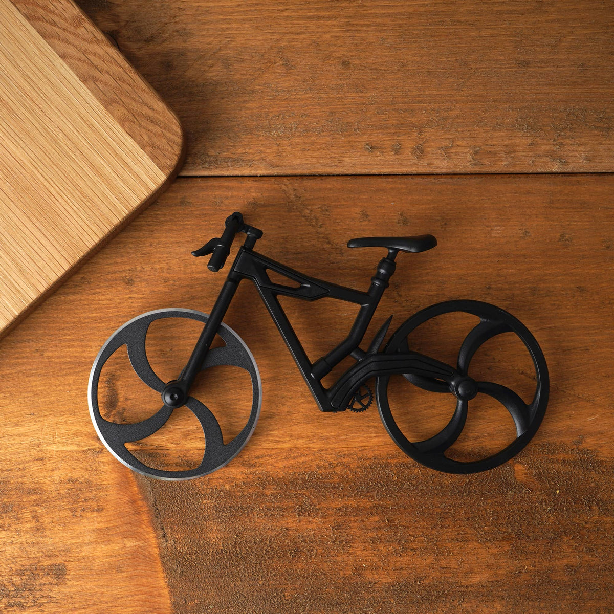 Dapper Chap 'King Of The Pizza' Bike Pizza Cutter